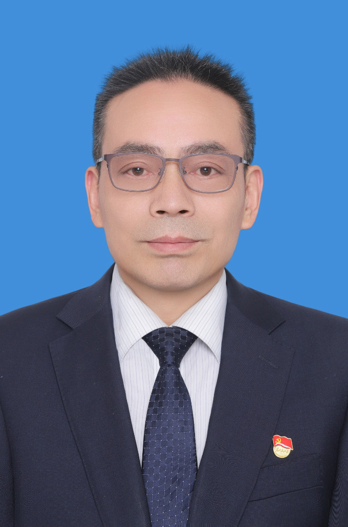 趙 云 德（黨委副書記、副董事長、總經(jīng)理）