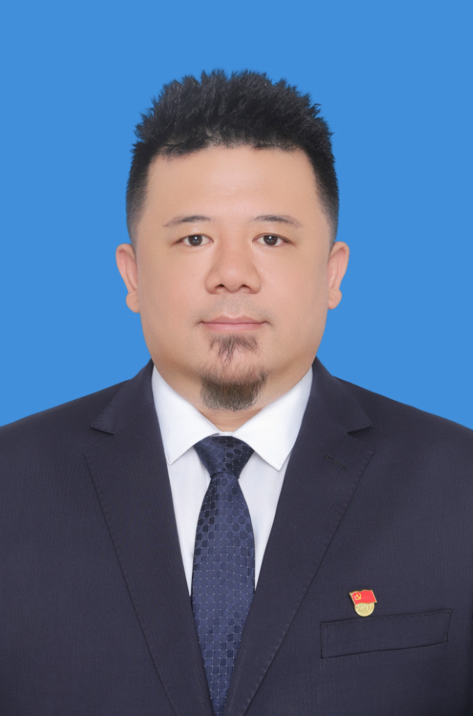 次旦多杰（黨委委員、副總經(jīng)理兼總工程師）